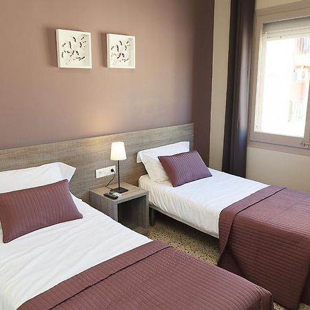 Hostal Fonda Montserrat Cambrils Luaran gambar