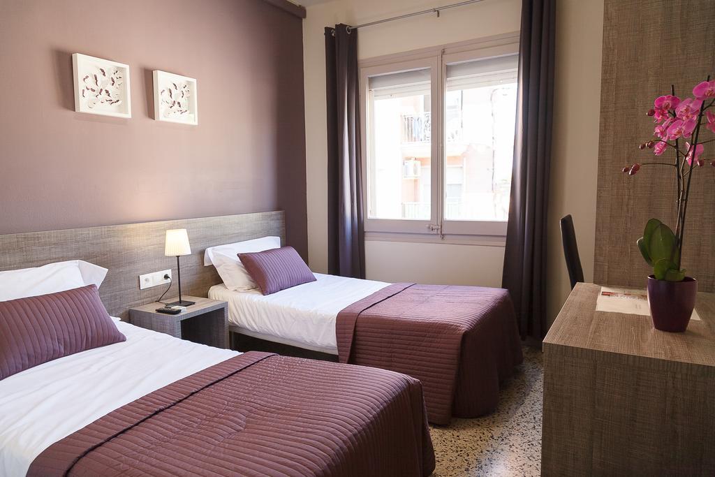 Hostal Fonda Montserrat Cambrils Bilik gambar