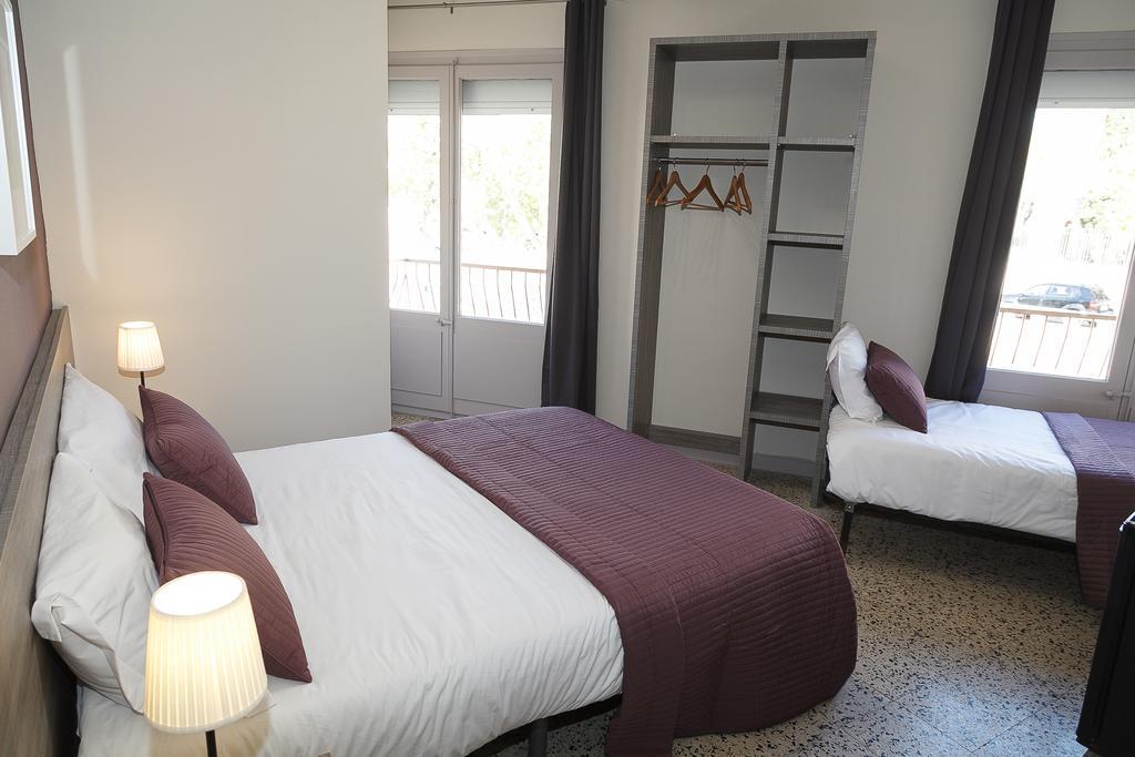 Hostal Fonda Montserrat Cambrils Bilik gambar